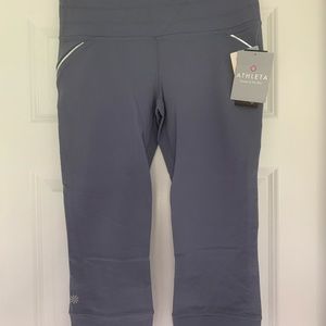 NEW Athleta Relay Capri